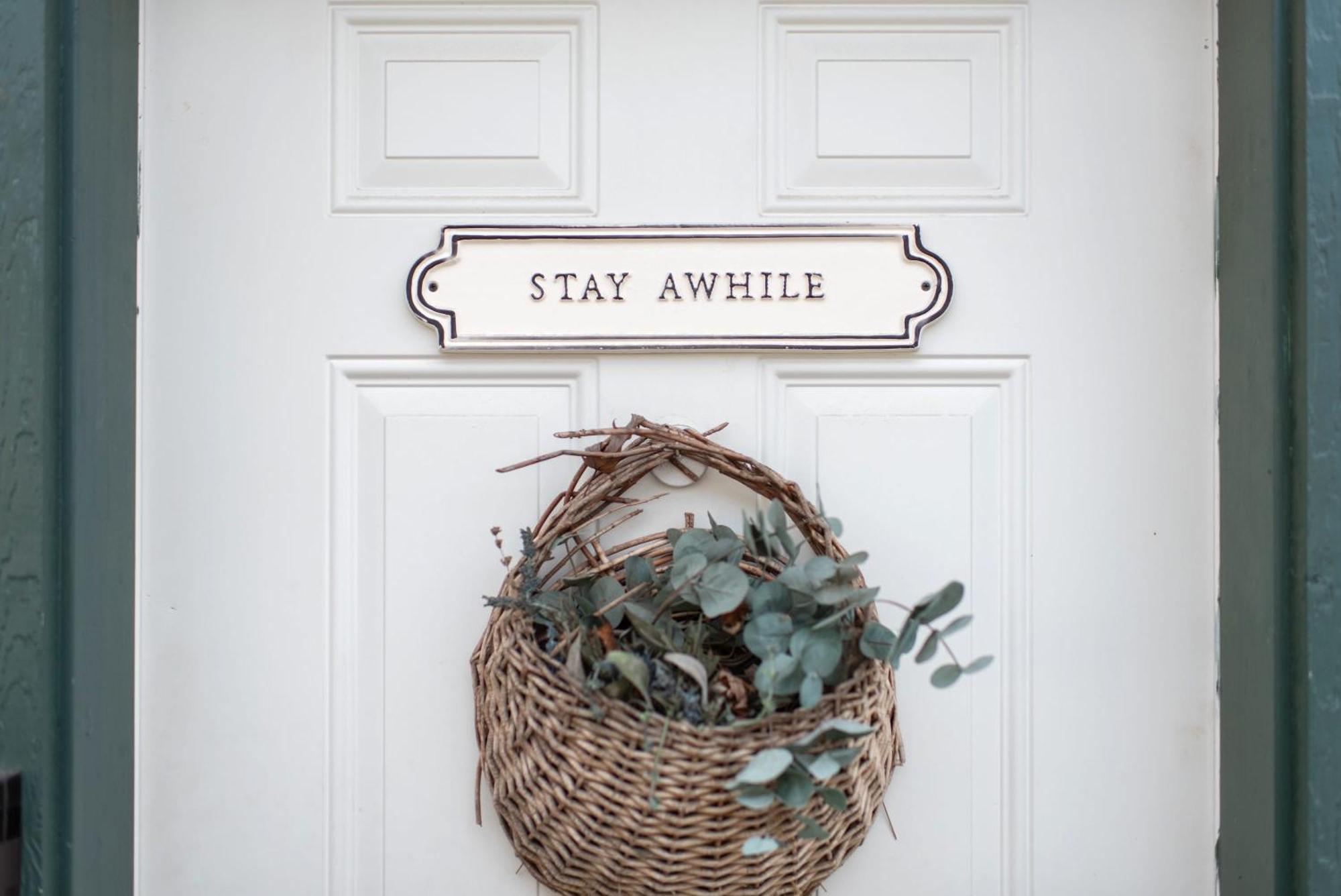 Le Petit Guesthouse -King Bed Walk To Whitworth Nine Mile Falls Exteriér fotografie